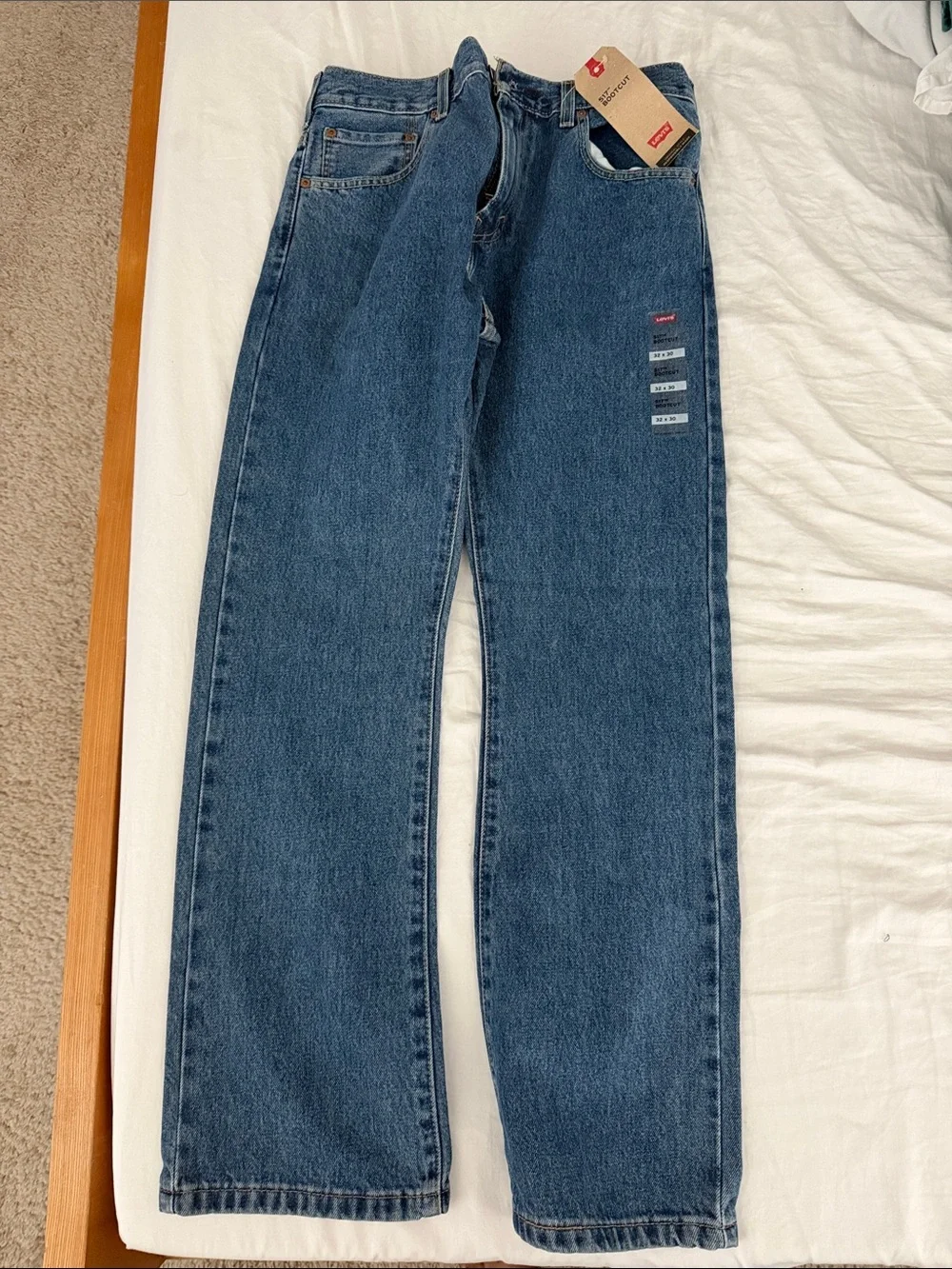 Levi's Men's Straight Jeans in Medium Blue Denim